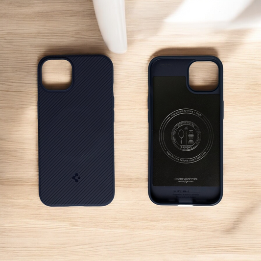 Spigen iPhone 13 | Mag Armor Case
