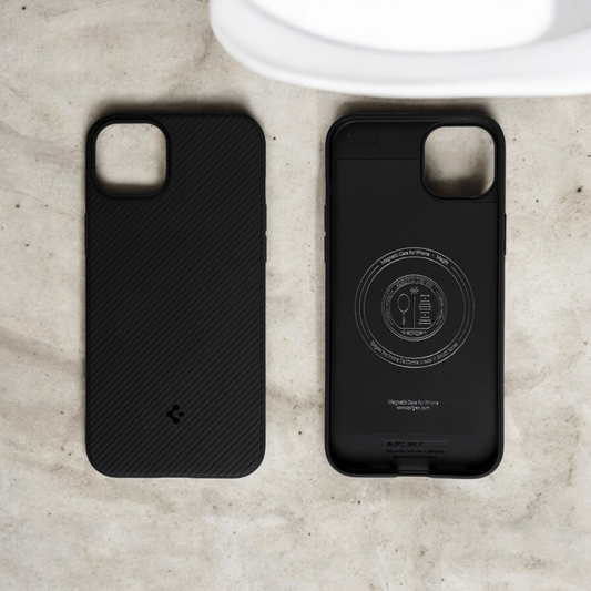 Spigen iPhone 15 Pro Max | Mag Armor Case