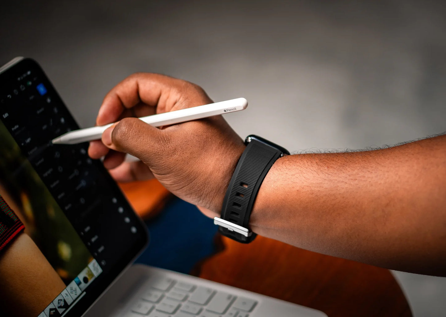 Just Black | Buckle Up In Silicone | iWatch Straps