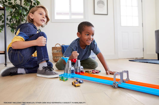 Hot Wheels Action Dual Loop Dash - with 2 Cars