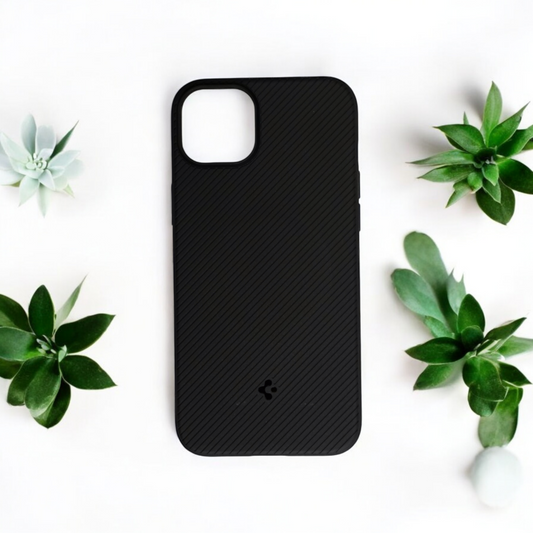 Spigen iPhone 14 Plus | Mag Armor Case